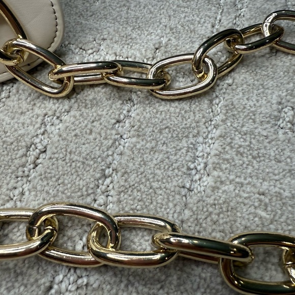 Chic Winter White Mini Bag with Gold Chain - Picture 5 of 8